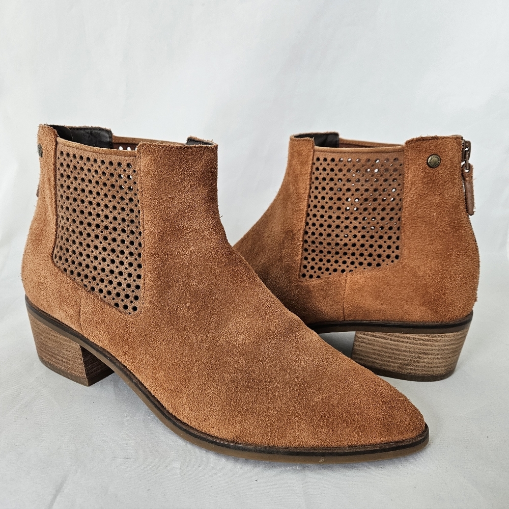 Cole Haan VAL Bootie British Tan Suede Size 8.5 Ankle boots